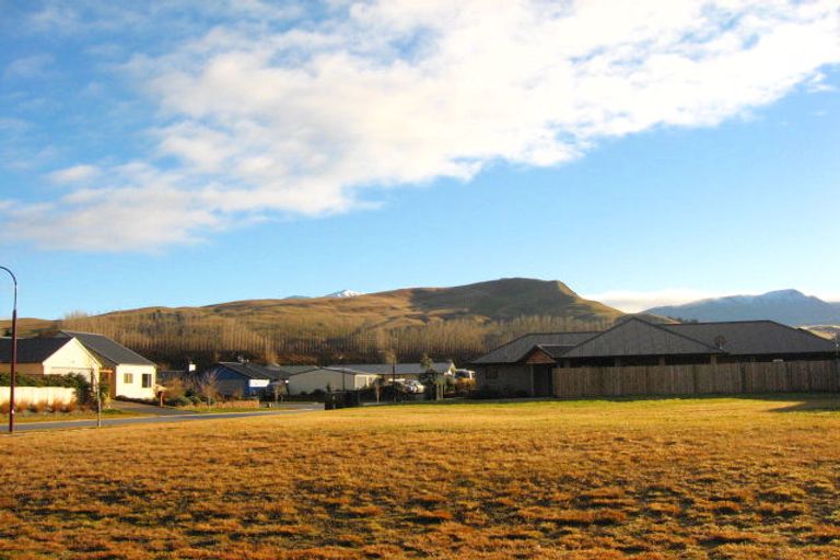 Photo of property in 3 Manorburn Place, Lake Hayes, Queenstown, 9304