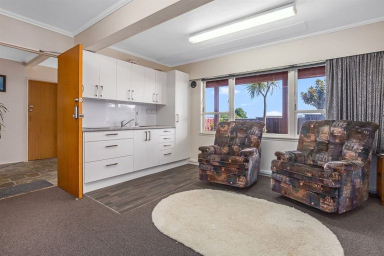 Photo of property in 4 Ettrick Grove, Papakowhai, Porirua, 5024