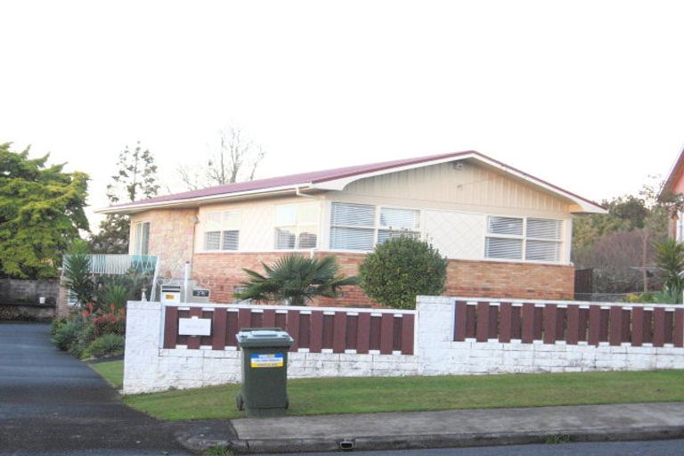 Photo of property in 34 Lynmore Drive, Hillpark, Auckland, 2102