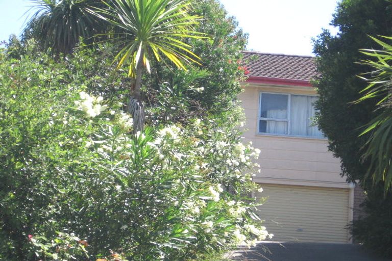 Photo of property in 1/16 Cunliffe Place, Glenfield, Auckland, 0629