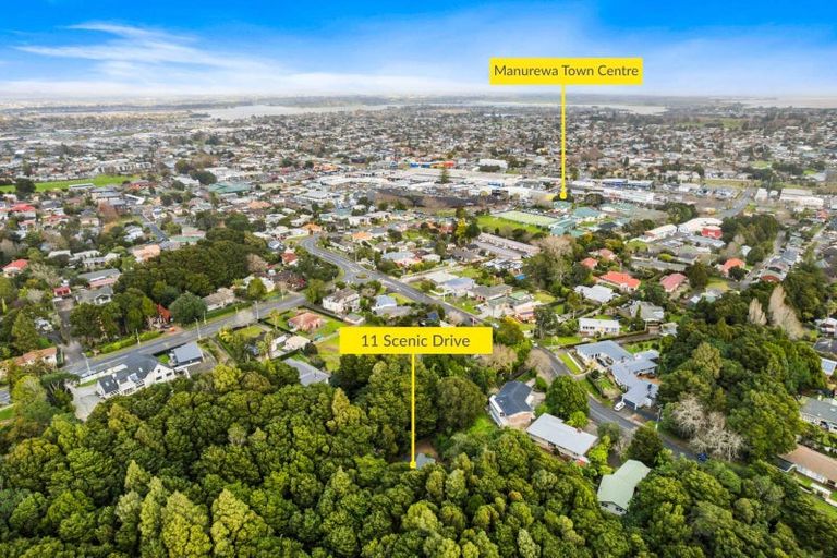 Photo of property in 11 Scenic Drive, Hillpark, Auckland, 2102