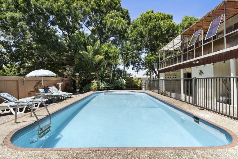 Photo of property in 36 Cascades Road, Pakuranga Heights, Auckland, 2010