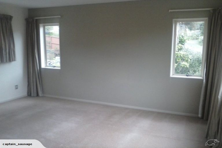 Photo of property in 50b Seaton Road, Murrays Bay, Auckland, 0630