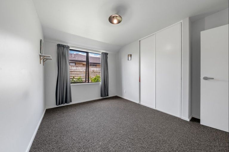 Photo of property in 15a Frederick Place, Whalers Gate, New Plymouth, 4310