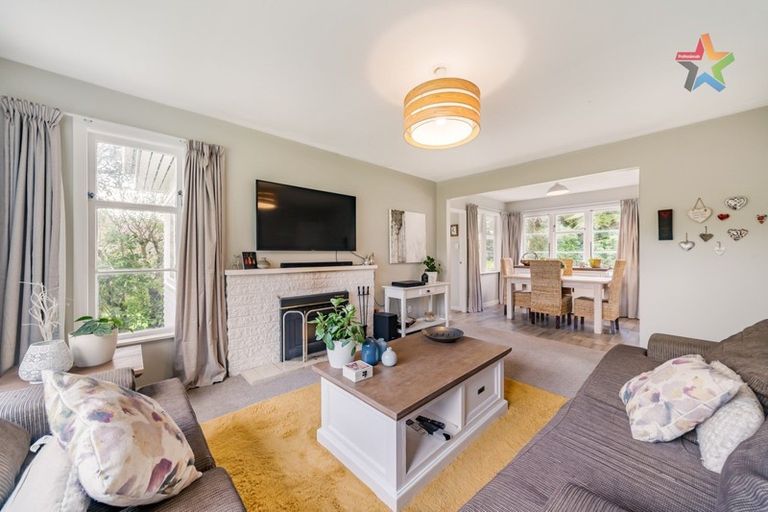 Photo of property in 15 Kennedy Grove, Stokes Valley, Lower Hutt, 5019