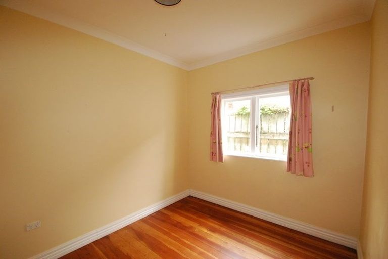 Photo of property in 16 Lonsdale Crescent, Rongotai, Wellington, 6022