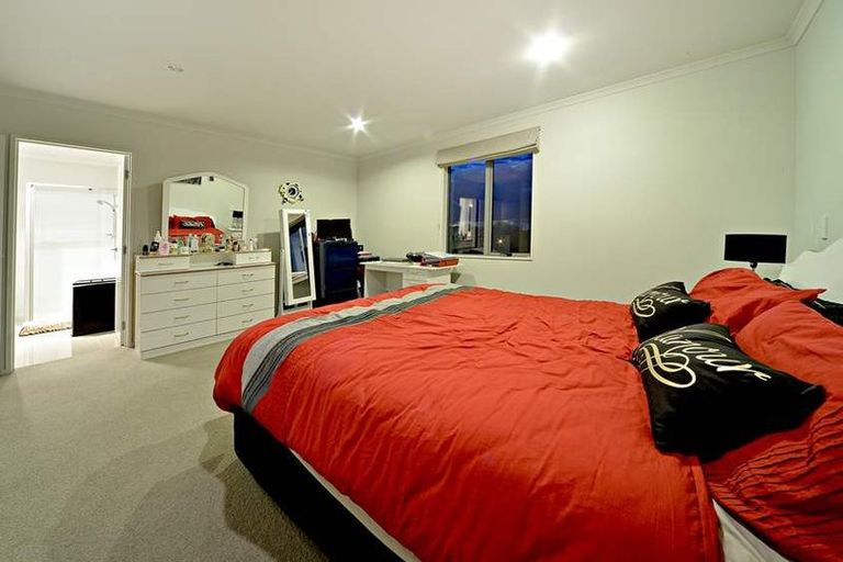 Photo of property in 20 Lane Cameron Place, Flat Bush, Auckland, 2019