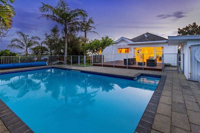 Photo of property in 2/17 Belmont Terrace, Milford, Auckland, 0620