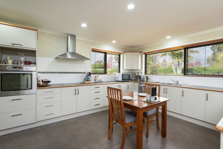 Photo of property in 6 Okura Drive, Kerikeri, 0230