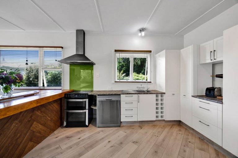 Photo of property in 18 Cumming Street, Okato, 4335