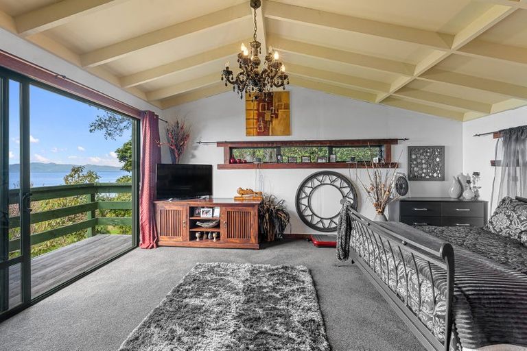 Photo of property in 1736 East Coast Road, Whakatiwai, Miranda, 2473
