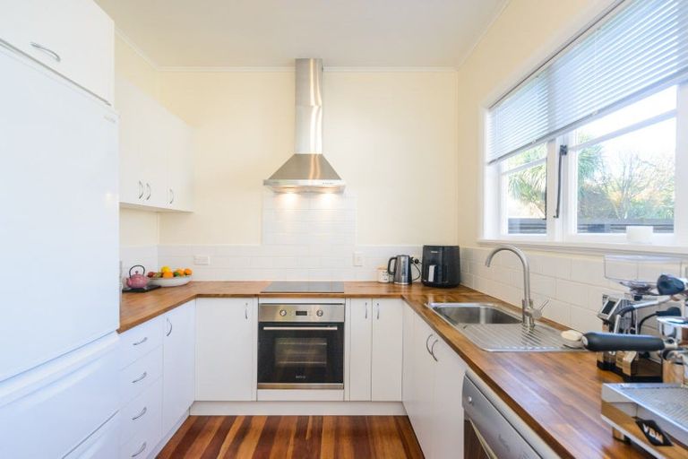 Photo of property in 32 Parata Street, Hokowhitu, Palmerston North, 4410