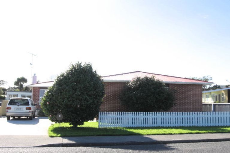 Photo of property in 4 Te Manuao Road, Otaki, 5512