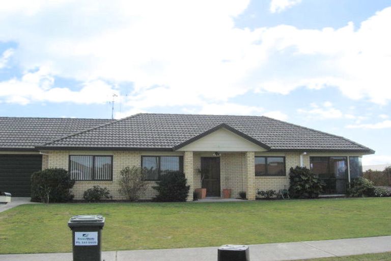 Photo of property in 2 Thoroughbred Place, Papamoa Beach, Papamoa, 3118