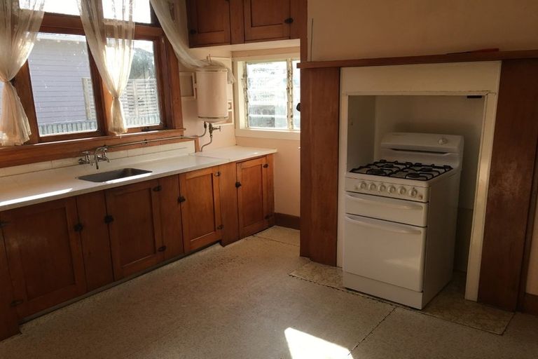 Photo of property in 63 Shamrock Street, Takaro, Palmerston North, 4412