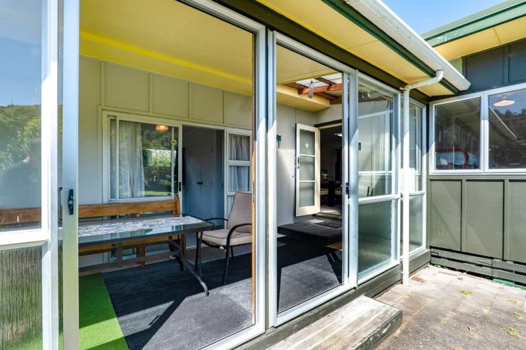 Photo of property in 2 Hills Road, Tongaporutu, Urenui, 4378