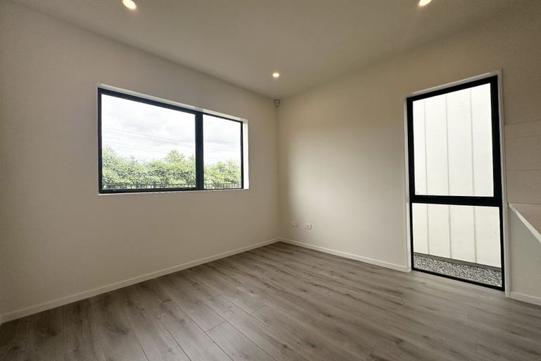 Photo of property in 137 Grove Road, Papakura, 2110