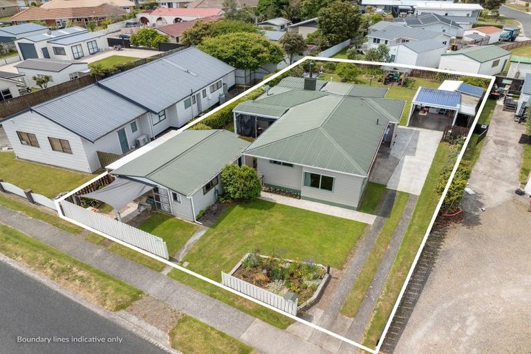 Photo of property in 210 Chartwell Avenue, Whangamata, 3620