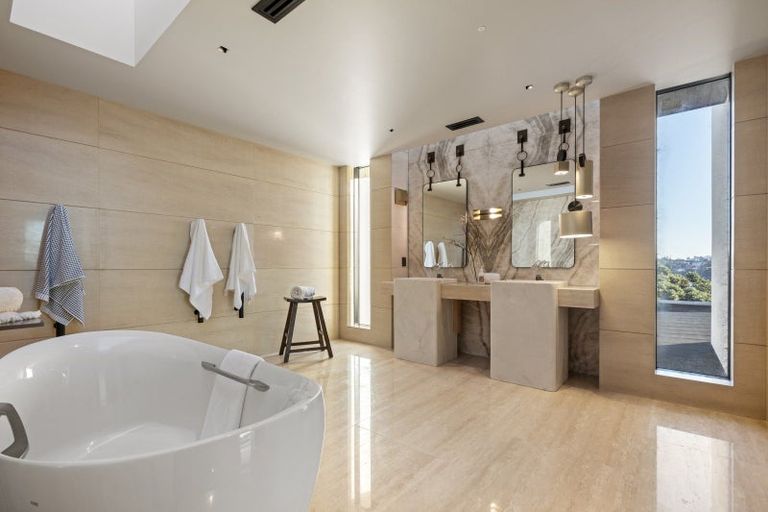 Photo of property in 92 Paritai Drive, Orakei, Auckland, 1071