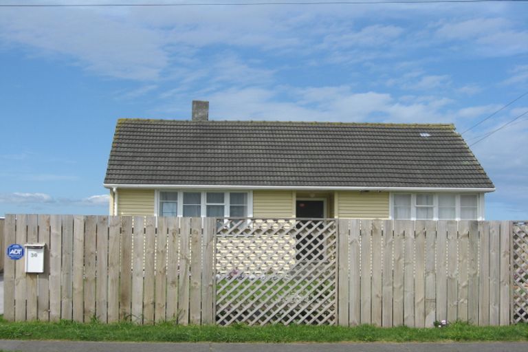 Photo of property in 38 Matipo Street, Castlecliff, Whanganui, 4501