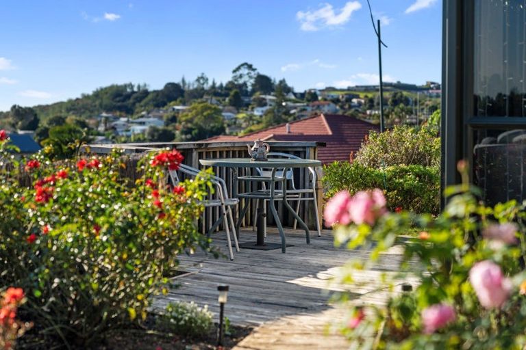 Photo of property in 60 Oteki Park Drive, Welcome Bay, Tauranga, 3112