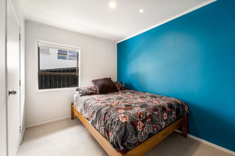 Photo of property in 27 Macnay Way, Murrays Bay, Auckland, 0630