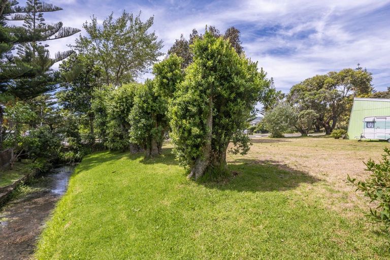 Photo of property in 41 Queens Road, Waikanae Beach, Waikanae, 5036