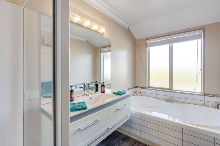 Photo of property in 30 Missy Crescent, Mount Pisa, Cromwell, 9383