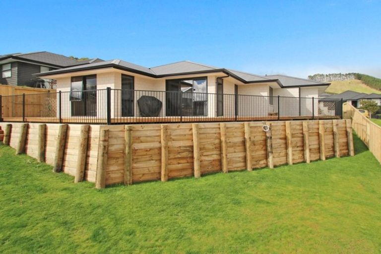 Photo of property in 16 Ballintoy Park Drive, Welcome Bay, Tauranga, 3175