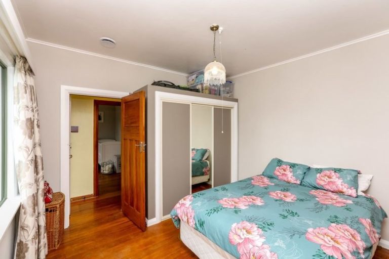 Photo of property in 17 Maratahu Street, Westown, New Plymouth, 4310