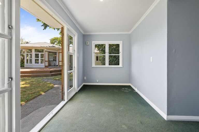 Photo of property in 18 Kent Crescent, Awapuni, Palmerston North, 4412