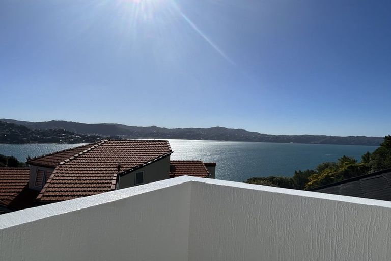 Photo of property in 8 Countess Close, Maupuia, Wellington, 6022