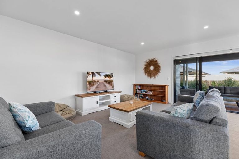 Photo of property in 51 Cotula Way, Papamoa Beach, Papamoa, 3118