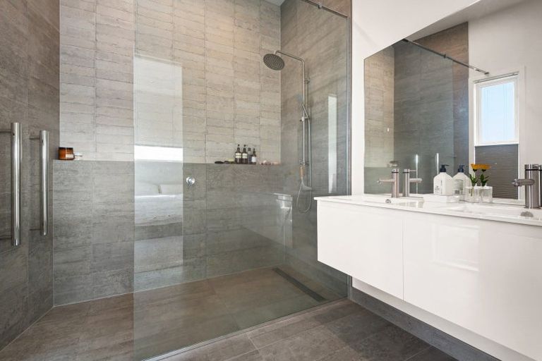 Photo of property in 2 Rangeview Rise, Foxton Beach, Foxton, 4815