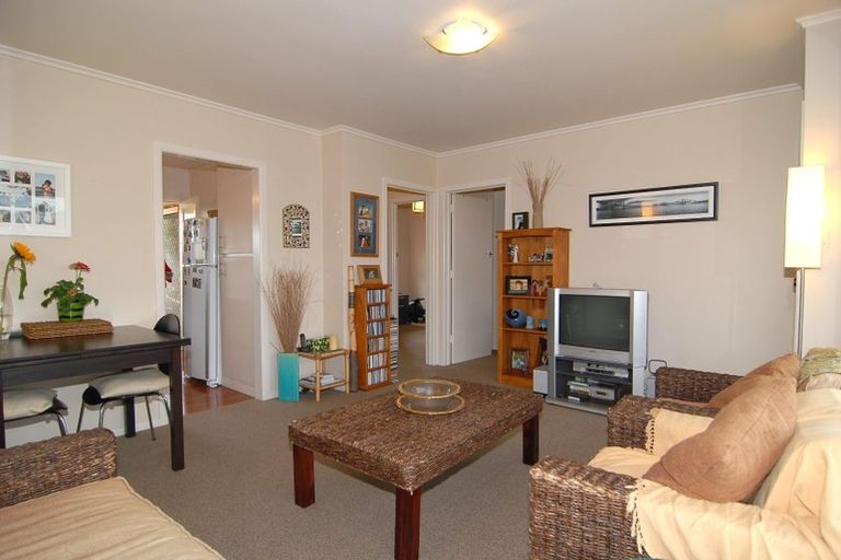 Photo of property in 2/23 Belle Vue Avenue, Northcote Point, Auckland, 0627
