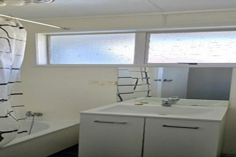 Photo of property in 20 Rountree Place, Conifer Grove, Takanini, 2112