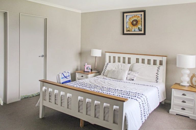 Photo of property in 33a Rosalie Terrace, Kelvin Grove, Palmerston North, 4414