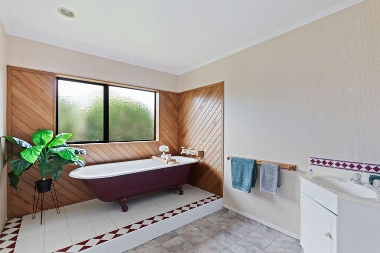 Photo of property in 83d Princess Street, Waitara, 4320