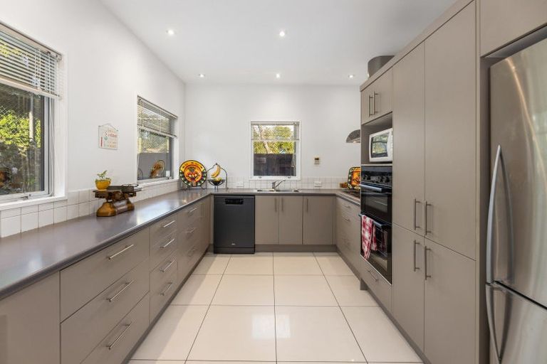 Photo of property in 142 North Parade, Richmond, Christchurch, 8013