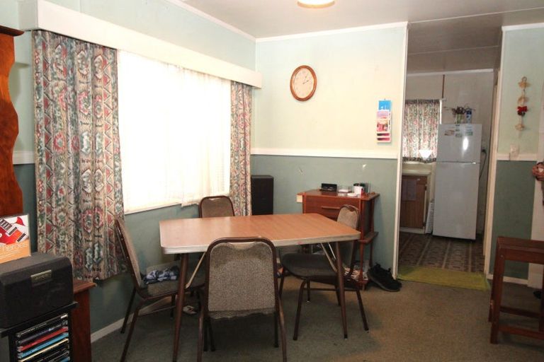 Photo of property in 90c Fergusson Street, Woodville, 4920