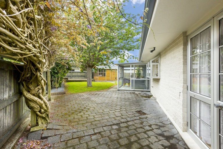 Photo of property in 4 Roband Crescent, Brown Owl, Upper Hutt, 5018