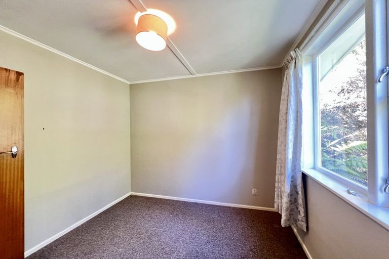 Photo of property in 18 Deller Grove, Silverstream, Upper Hutt, 5019