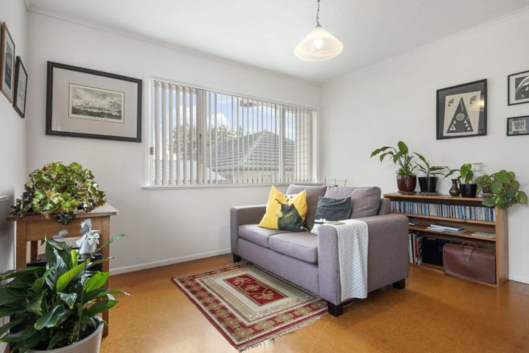 Photo of property in 10 Japonica Drive, Beach Haven, Auckland, 0626