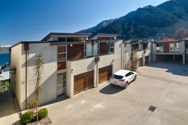 Photo of property in The Beeches Apartments, 13/60 Hallenstein Street, Queenstown, 9300