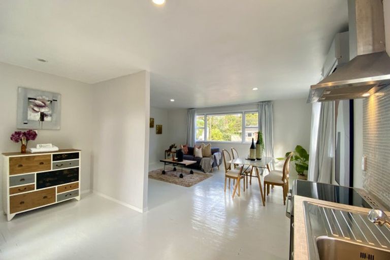 Photo of property in 12 Utting Street, Birkdale, Auckland, 0626