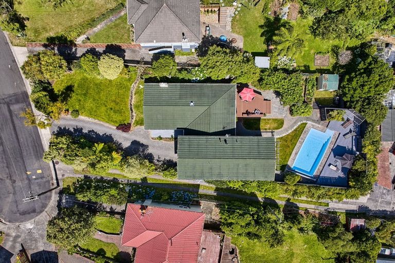 Photo of property in 7 Tui Terrace, Tawa, Wellington, 5028