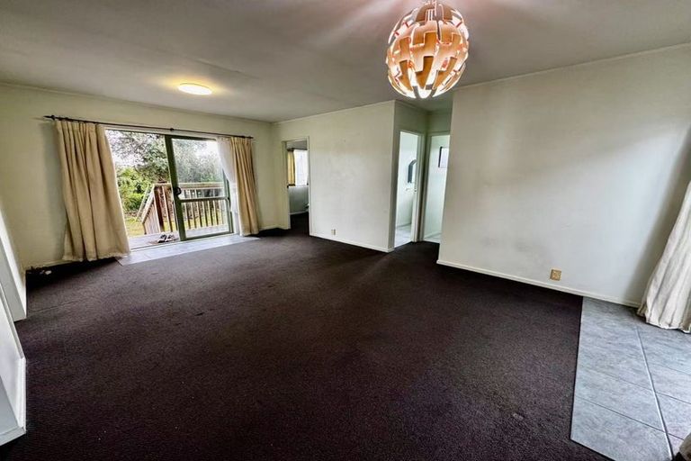 Photo of property in 21 Thomas Avenue, Te Atatu Peninsula, Auckland, 0610