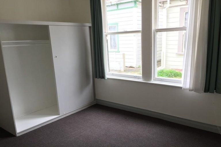 Photo of property in 18-20 Poplar Grove, Thorndon, Wellington, 6011