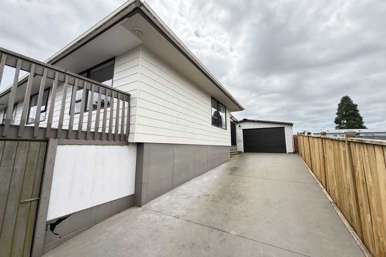 Photo of property in 18 Aratapu Street, Waitara, 4320