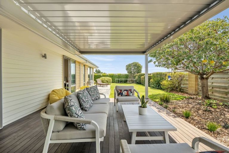 Photo of property in 18 Ravensdale Rise, Westmorland, Christchurch, 8025